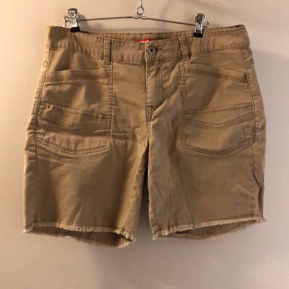 Union Bay khaki shorts